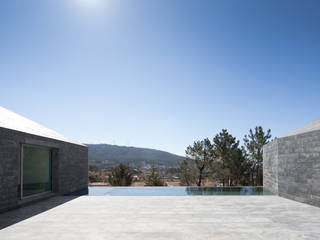 Casa de Afife, Menos é Mais - Arquitectos Associados Menos é Mais - Arquitectos Associados Kolam Renang Modern