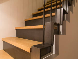 enrico massaro architetto Modern Corridor, Hallway and Staircase
