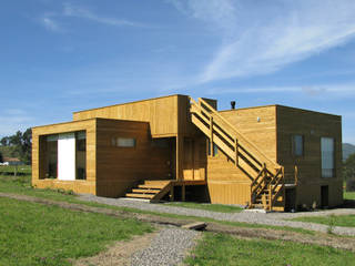 Casa cubica madera, Taller de Ensamble SAS Taller de Ensamble SAS Rumah Modern Kayu Wood effect