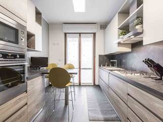 Ristrutturazione appartamento Milano Gratosoglio, Facile Ristrutturare Facile Ristrutturare ห้องครัว