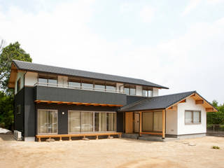 Ng-House okayama, 三宅和彦／ミヤケ設計事務所 三宅和彦／ミヤケ設計事務所 Rumah keluarga besar Kayu Wood effect