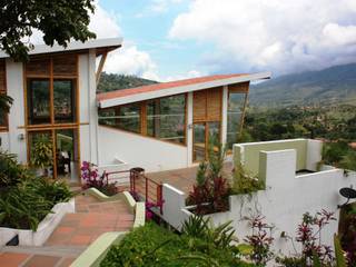 Construcción Ecológica, Zuarq. Arquitectos SAS Zuarq. Arquitectos SAS Modern Windows and Doors Bamboo Yellow