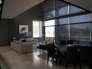 Casa Club Golf Paraiso, LNM Arquitectura & Diseño Interior LNM Arquitectura & Diseño Interior モダンな 家