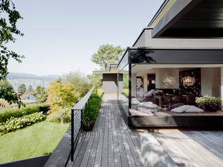 Objekt 336: Traumhaftes Einfamilienhaus mit Panoramablick , meier architekten zürich meier architekten zürich Moderner Balkon, Veranda & Terrasse Holz