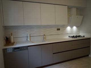 KUŞADASI MUTFAK PROJESİ, Ziynet Mobilya San.Tic.Ltd.Şti. Ziynet Mobilya San.Tic.Ltd.Şti. Modern Kitchen Wood White