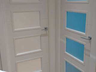 puertas lacadas blanco roto, Cooperativa de la madera "Ntra Sra de Gracia" Cooperativa de la madera 'Ntra Sra de Gracia' Modern style doors Engineered Wood White
