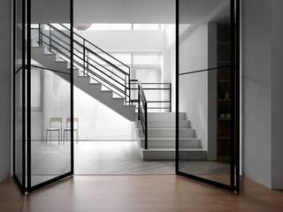 Four season house, 夏沐森山設計整合 夏沐森山設計整合 Modern Corridor, Hallway and Staircase