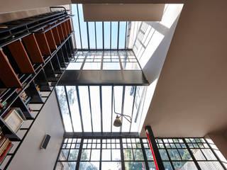 Double Height Glazed Industrial Style Steel Frame Extension, Trombe Ltd Trombe Ltd Janelas e portas modernas Metal Preto