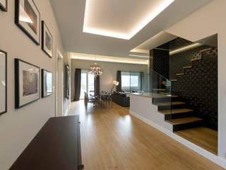 Italian Villa near the Alps, Vemworks llc Vemworks llc Modern corridor, hallway & stairs Wood Wood effect