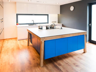 Island , conceptjoana conceptjoana Modern kitchen Wood-Plastic Composite