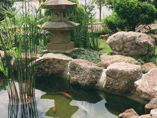 JARDIM ORIENTAL COM LAGO PARA CARPAS, Eduardo Luppi Paisagismo Ltda. Eduardo Luppi Paisagismo Ltda. Asian style garden