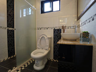 劃時代-移動宅, 築地岩移動宅 築地岩移動宅 Asian style bathroom Tiles White
