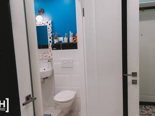 Квартира-студия на Красноводской, Hunter design Hunter design 北欧スタイルの お風呂・バスルーム 青色