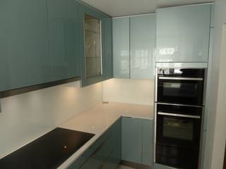 Handless Celino in high gloss Oxide, Zara Kitchen Design Zara Kitchen Design Moderne Küchen