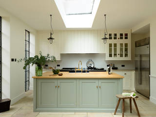 The Islington N1 Kitchen by deVOL deVOL Kitchens Classic style kitchen Green
