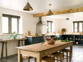 The Leicestershire Kitchen in the Woods by deVOL deVOL Kitchens Nhà bếp phong cách đồng quê