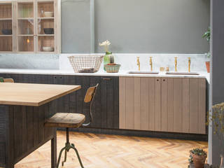 The London Basement Kitchen by deVOL deVOL Kitchens Industriale Küchen Blau