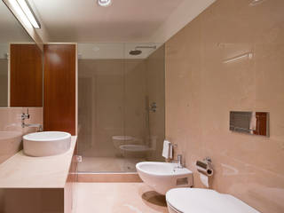 Apartamento JSJ — Ajuda, Lisboa, FMO ARCHITECTURE FMO ARCHITECTURE Minimalist style bathroom