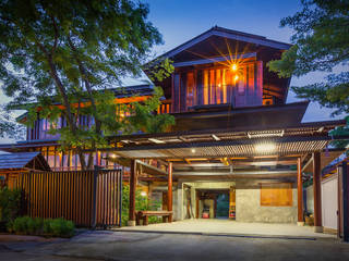 Baan Kong ( Grandfather’s house), บริษัท สถาปนิกชุมชนและสิ่งแวดล้อม อาศรมศิลป์ จำกัด บริษัท สถาปนิกชุมชนและสิ่งแวดล้อม อาศรมศิลป์ จำกัด Country style house Wood Brown