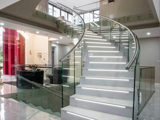 Ultra modern , FRANCOIS MARAIS ARCHITECTS FRANCOIS MARAIS ARCHITECTS Modern Corridor, Hallway and Staircase