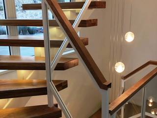 Mittelholmtreppe Geisenheim, lifestyle-treppen.de lifestyle-treppen.de Koridor & Tangga Modern Kayu Wood effect