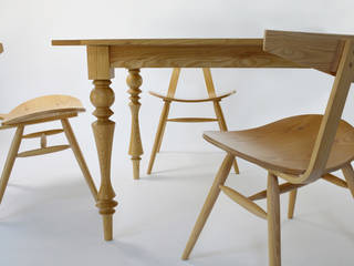 KQDT Dining Table, M Design Living M Design Living Salas de jantar clássicas Madeira Acabamento em madeira