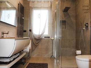 Collegno Apartment, Studio 06 Studio 06 Ванная комната в стиле модерн
