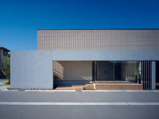 TWO TONE | 高級注文住宅, Ｍアーキテクツ｜高級邸宅 豪邸 注文住宅 別荘建築 LUXURY HOUSES | M-architects Ｍアーキテクツ｜高級邸宅 豪邸 注文住宅 別荘建築 LUXURY HOUSES | M-architects Nowoczesne domy Płytki