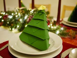 Christmas Tree Napkin Folding DIY homify Minimalist dining room Paper Green Accessories & decoration