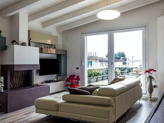 a casa di Giovanni e Alba, yesHome yesHome Modern living room