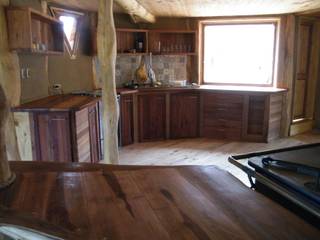 Casa Sol en Rari, Secrea Secrea Rustic style kitchen