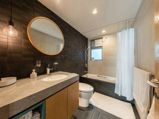Pl's RESIDENCE, arctitudesign arctitudesign Minimalistische Badezimmer Keramik Schwarz