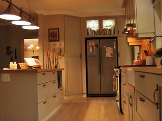 Project : De Wet, Capital Kitchens cc Capital Kitchens cc ห้องครัว ไม้ Wood effect