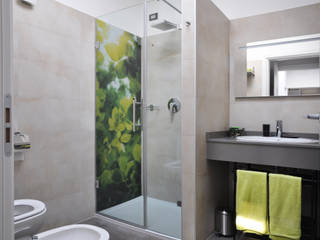 Lift up the house, LASAstudio LASAstudio Modern bathroom Glass Bathtubs & showers