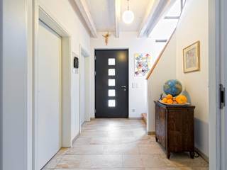 Familienhaus #3, HunoldHaus HunoldHaus Modern Corridor, Hallway and Staircase