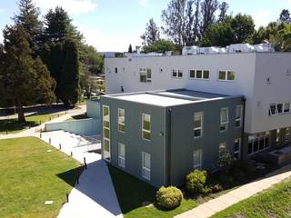 EDIFICIO DE ANATOMIA HUMANA, EjeSuR Arquitectura EjeSuR Arquitectura Modern houses