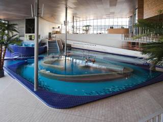 Hallenbad KHB, BPLUSARCHITEKTUR BPLUSARCHITEKTUR Modern pool