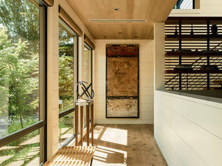 Portola Valley Ranch, Feldman Architecture Feldman Architecture Nowoczesny korytarz, przedpokój i schody Drewno O efekcie drewna