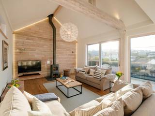Treasure House, Polzeath | Cornwall, Perfect Stays Perfect Stays Вітальня living room,wooden clad,beams,interior,rustic,holiday home,beach house