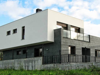 VIVIENDA UNIFAMILIAR EN FENE (Magalofes), Intra Arquitectos Intra Arquitectos منازل