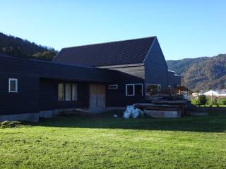 CASA QUAST, VIVANCO & PINTO D´AGUIAR ARQUITECTOS VIVANCO & PINTO D´AGUIAR ARQUITECTOS Houses لکڑی Wood effect