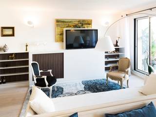 Un appartement moderne entre blanc et bois , ATELIER FB ATELIER FB SalonMeubles télévision & multimédia