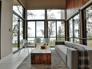 Winnipeg beach weekend home, Unit 7 Architecture Unit 7 Architecture Moderner Wintergarten