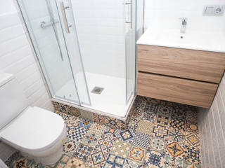 Baño de cortesía Grupo Inventia Baños de estilo mediterráneo Azulejos reforma baño,diseño baño,azulejos,sanitarios