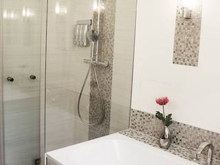 Gestalterischer Gleichklang, Walter´s Traumbäder Walter´s Traumbäder Modern style bathrooms Tiles