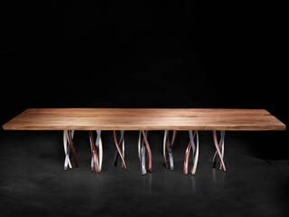 Il Pezzo 8 Table , Il Pezzo Mancante Srl Il Pezzo Mancante Srl モダンデザインの ダイニング
