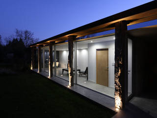 Brook Barn, IQ Glass UK IQ Glass UK Eclectic style garden