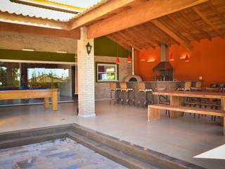 Rancho com cores vibrantes, Paula Ferro Arquitetura Paula Ferro Arquitetura บ้านและที่อยู่อาศัย