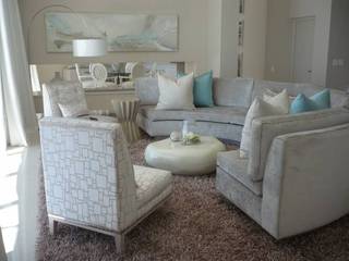 House Bantry Bay, The Painted Door Design Company The Painted Door Design Company Living room