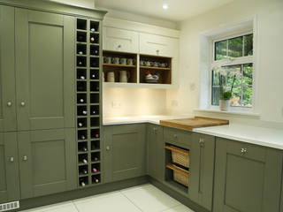 Kitchen with a Contemporary Colour Scheme: Olive & Ivory, Hehku Hehku Кухня